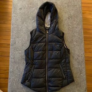 Aqua Lightweight Zip-Up Puffer Vest with Hood | Gently Worn